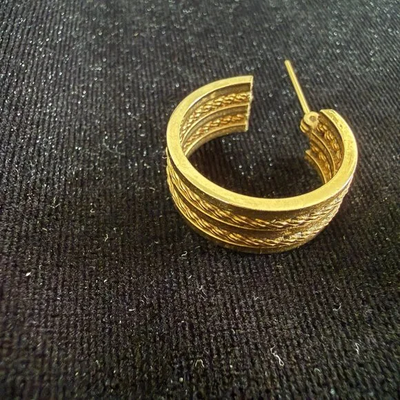 VINTAGE 14K GOLD HOOP EARRINGS - Picture 2 of 3